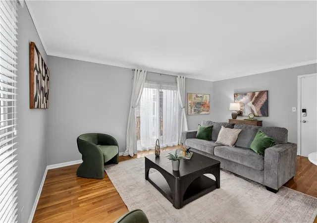 1st image of 4430 Jarboe St #6, Kansas City, MO 64111 | MLS# 2626579