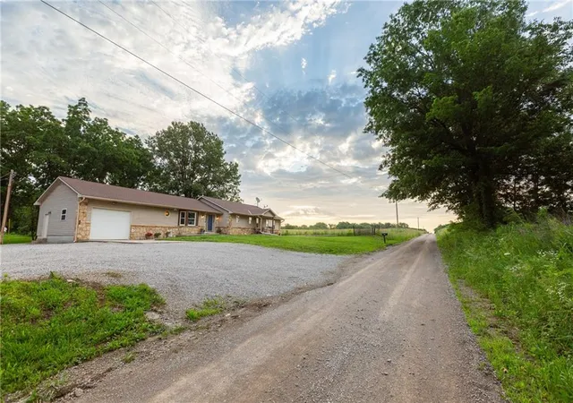 5th image of 2354 Nw County Rd 1502 (Tract 1) N/A, Butler, MO 64730 | MLS# 2626581