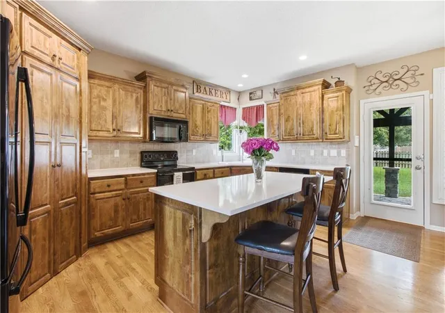 Photo 1 of Sale Pending at 5537 Aminda St, Shawnee, KS 66226 | MLS# 2626604 | Listing updated on 2026-10-11