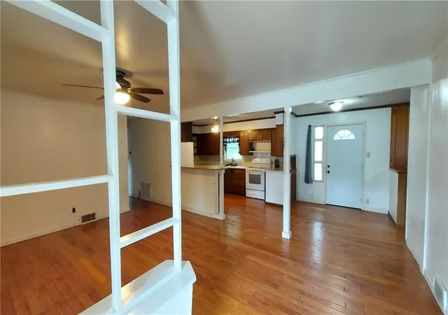 Homes for sale in Pittsburg, KS | 1916 S Stilwell St, Pittsburg, KS 66762 | MLS# 2626613