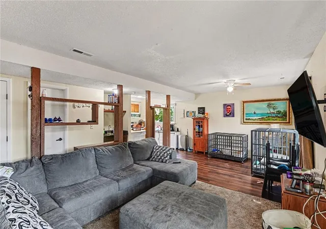 5th image of 3729 Brush Crk Dr, Lawrence, KS 66047 | MLS# 2626618