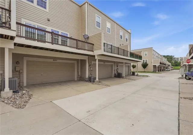27th image of 2911 Gentry Park Pkwy, Kansas City, MO 64116 | MLS# 2626654