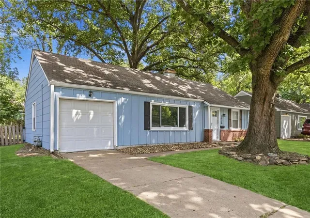 2nd image of 2320 W 76th St, Prairie Village, KS 66208 | MLS# 2626657