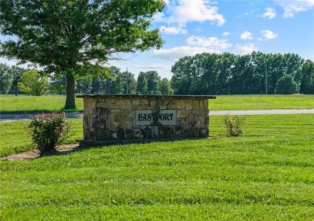 Homes for sale in Pittsburg, KS | 2206 Porter Lane Lane, Pittsburg, KS 66762 | MLS# 2626661