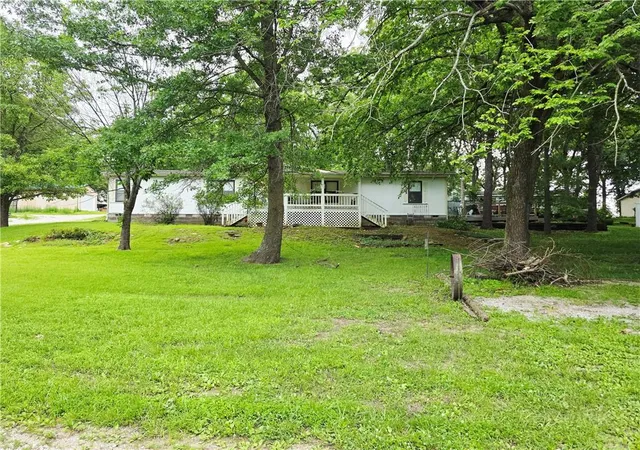 Homes for sale in Pleasanton, KS | 58 N Longviiew Rd, Pleasanton, KS 66075 | MLS# 2626664