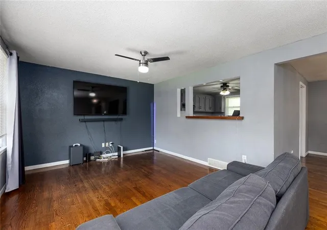 Photo 3 of Sale Pending at 3816 E 72nd Terrace, Kansas City, MO 64132 | MLS# 2626665 | Listing updated on 2026-08-26