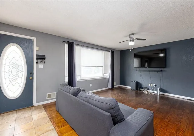 Photo 3 of Sale Pending at 3816 E 72nd Terrace, Kansas City, MO 64132 | MLS# 2626665 | Listing updated on 2026-08-26