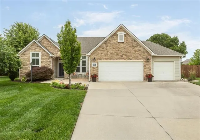 2nd image of 5249 Carson Pl, Lawrence, KS 66049 | MLS# 2626666