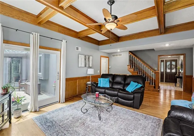 4th image of 1056 Nw High Point Dr, Lees Summit, MO 64081 | MLS# 2626673