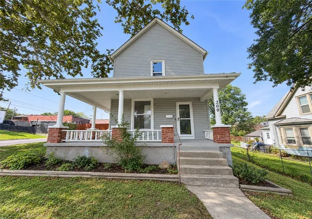 Photo 2 of Single family home for sale at 200 N 16th Street, Kansas City, KS 66102 | MLS# 2626675 | Listing updated on 2026-09-22