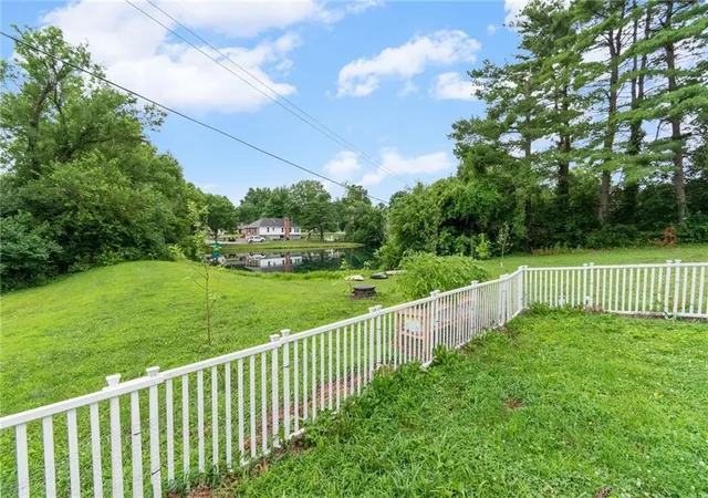 Photo 37 of Single family home for sale at 205 E Dauxville Dr, Richmond, MO 64085 | MLS# 2626683 | Listing updated on 2026-08-03