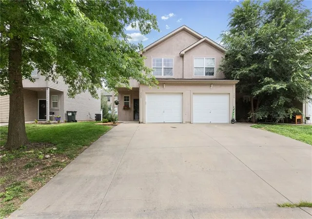 Homes for sale in Louisburg, KS | 228 N 4th Ter, Louisburg, KS 66053 | MLS# 2626691