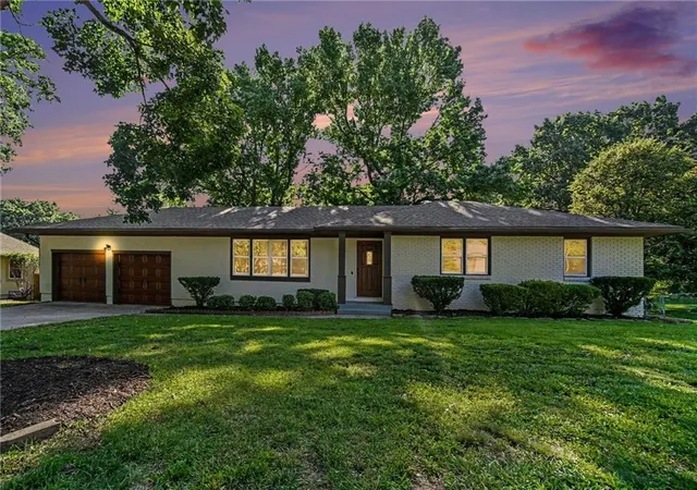 Photo 2 of Single family home for sale at 11123 Grand Ave, Kansas City, MO 64114 | MLS# 2626700 | Listing updated on 2026-09-21