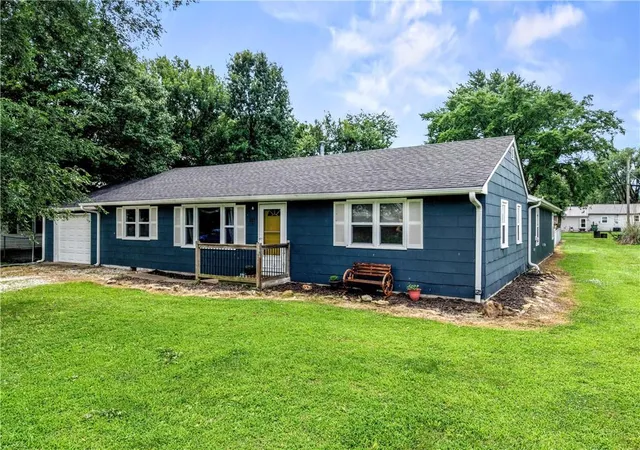 Homes for sale in Adrian, MO | 233 W 5th St, Adrian, MO 64720 | MLS# 2626705