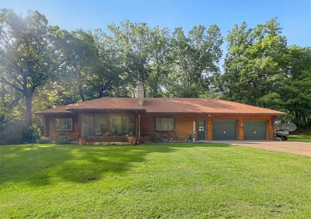 2nd image of 18375 Old Hwy Rd, Rushville, MO 64484 | MLS# 2626706