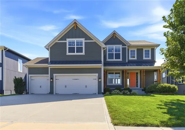 Single family home for sale at 3008 SW Arboridge Dr, Lees Summit, MO 64082 | MLS# 2626722 | Listing updated on 2026-08-27