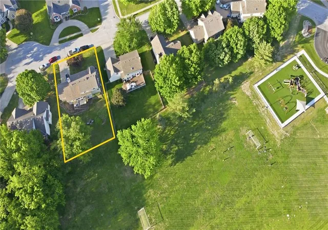 2nd image of 509 Ne Olympic Ct, Lees Summit, MO 64064 | MLS# 2626744
