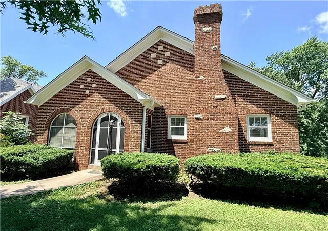 Homes for sale in Higginsville, MO | 1608 N Walnut St, Higginsville, MO 64037 | MLS# 2626756