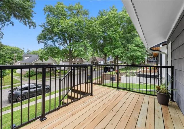 Photo 3 of Single family home for sale at 4504 Liberty St, Kansas City, MO 64111 | MLS# 2626780 | Listing updated on 2026-09-03