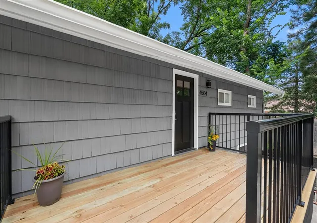 Photo 4 of Single family home for sale at 4504 Liberty St, Kansas City, MO 64111 | MLS# 2626780 | Listing updated on 2026-09-03