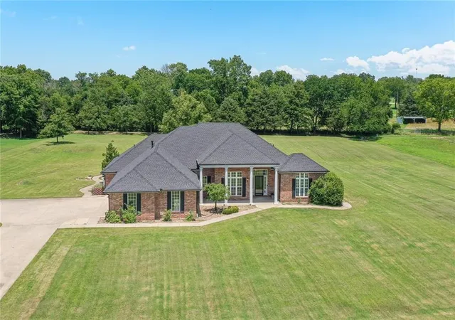 Homes for sale in Coffeyville, KS | 2792 W Northbrook St, Coffeyville, KS 67337 | MLS# 2626791