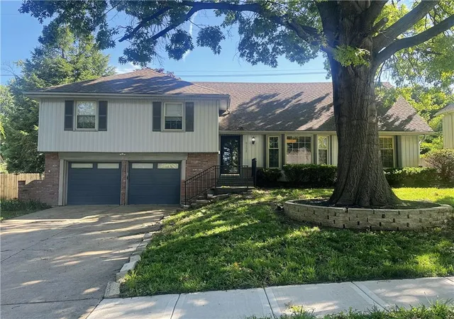 1st image of 9102 W 81st Ter, Overland Park, KS 66204 | MLS# 2626795
