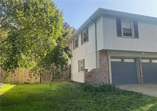 3rd image of 9102 W 81St Ter, Overland Park, KS 66204 | MLS# 2626795
