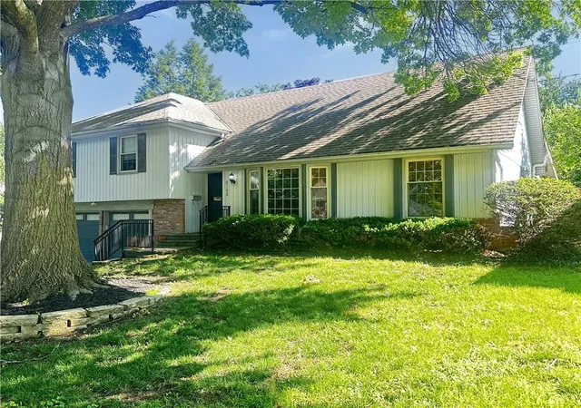 5th image of 9102 W 81St Ter, Overland Park, KS 66204 | MLS# 2626795