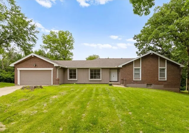 Photo 2 of Single family home for sale at 9905 Wayne Ave, Kansas City, MO 64131 | MLS# 2626807 | Listing updated on 2026-08-24