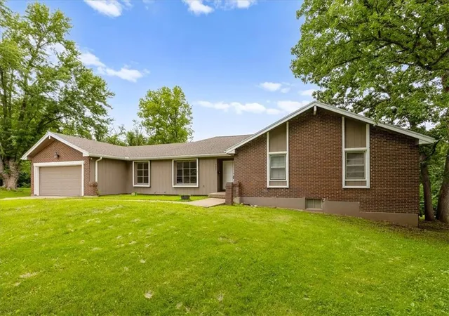 Photo 2 of Single family home for sale at 9905 Wayne Ave, Kansas City, MO 64131 | MLS# 2626807 | Listing updated on 2026-08-24