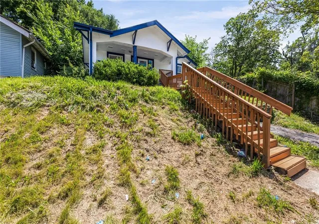 Photo 3 of Sale Pending at 1805 E 67th Street, Kansas City, MO 64132 | MLS# 2626820 | Listing updated on 2026-09-01