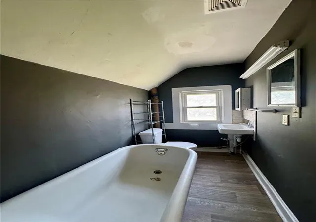10th image of 222 W Fourth St, Maryville, MO 64468 | MLS# 2626821