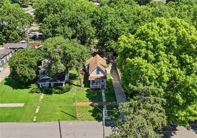 Homes for sale in Leavenworth, KS | 312 Pine St, Leavenworth, KS 66048 | MLS# 2626822