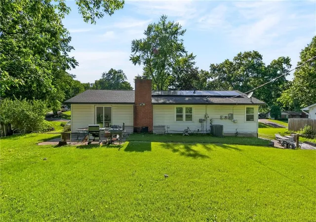 30th image of 6157 Ne Meadowlane Cir, Oakwood Park, MO 64118 | MLS# 2626848