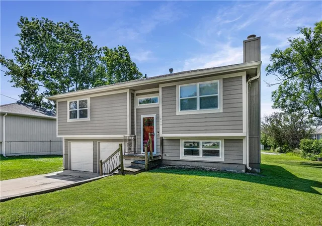 4th image of 409 W South St, Spring Hill, KS 66083 | MLS# 2626853