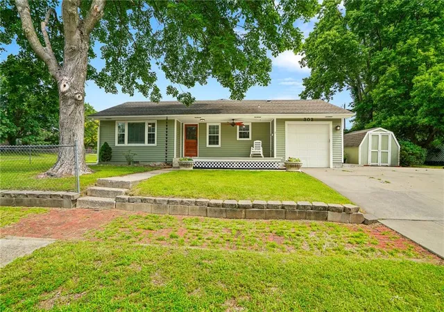 Homes for sale in Eudora, KS | 302 E 7th St, Eudora, KS 66025 | MLS# 2626854