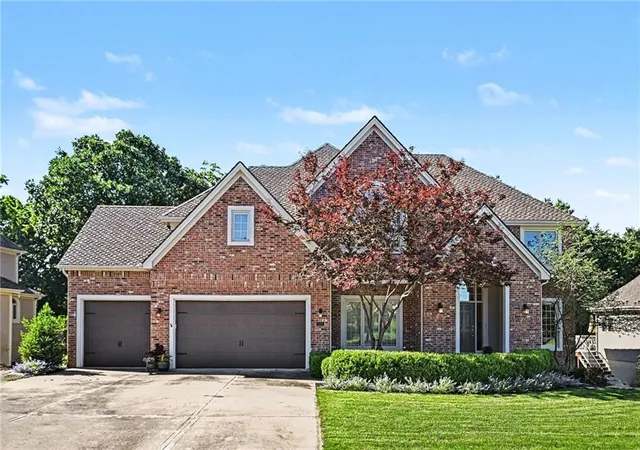 1st image of 8033 Clearwater Dr, Kansas City, MO 64152 | MLS# 2626858