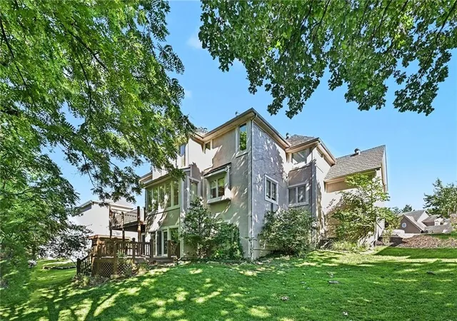 2nd image of 8033 Clearwater Dr, Kansas City, MO 64152 | MLS# 2626858