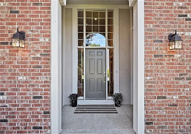 Photo 4 of Single family home for sale at 8033 Clearwater Dr, Kansas City, MO 64152 | MLS# 2626858 | Listing updated on 2026-08-26
