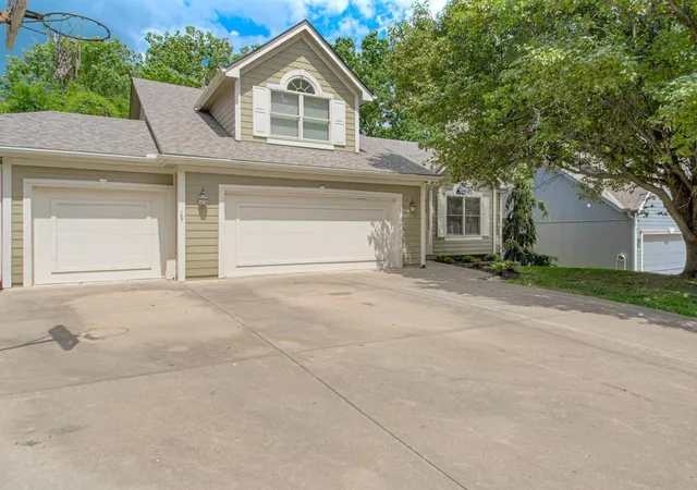 32nd image of 920 Ne 102nd St, Kansas City, MO 64155 | MLS# 2626866