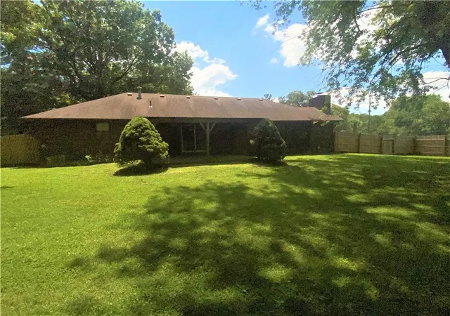 Homes for sale in Saint Joseph, MO | 3313 Pickett Rd, Saint Joseph, MO 64503 | MLS# 2626870