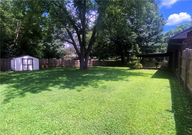 Homes for sale in Saint Joseph, MO | 3313 Pickett Rd, Saint Joseph, MO 64503 | MLS# 2626870