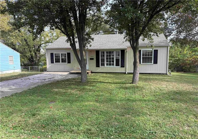Photo 1 of Single family home for sale at 5525 Hunter St, Raytown, MO 64133 | MLS# 2626873 | Listing updated on 2026-10-30