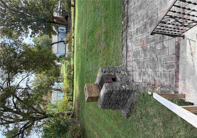 Photo 3 of Single family home for sale at 5525 Hunter St, Raytown, MO 64133 | MLS# 2626873 | Listing updated on 2026-10-30
