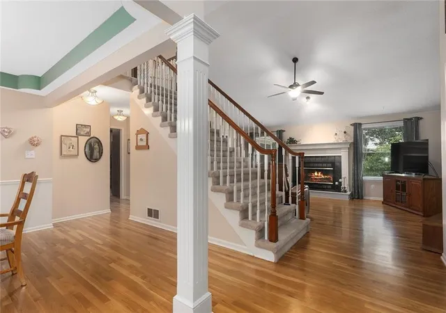 3rd image of 113 Se Breon St, Lees Summit, MO 64063 | MLS# 2626880
