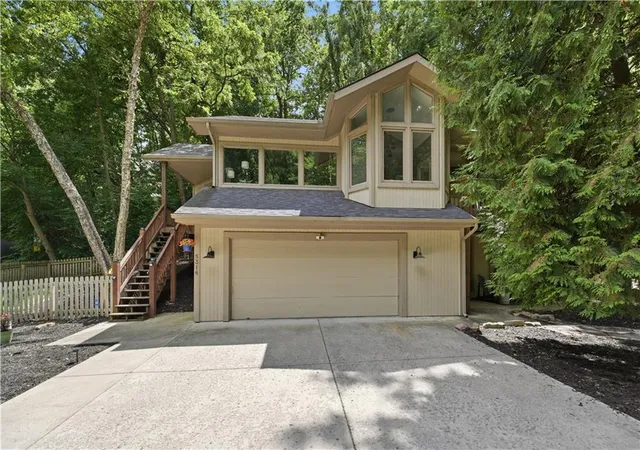 1st image of 5316 Nw Bluff Dr, Parkville, MO 64152 | MLS# 2626881