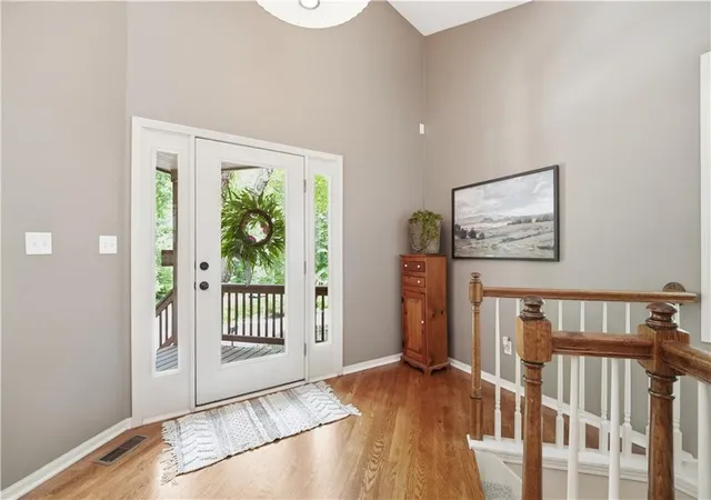 2nd image of 5316 Nw Bluff Dr, Parkville, MO 64152 | MLS# 2626881