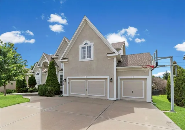 1st image of 9020 N Oxford Ave, Kansas City, MO 64157 | MLS# 2626885