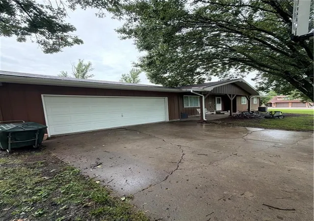 Homes for sale in Humboldt, KS | 1601 Neosho St, Humboldt, KS 66748 | MLS# 2626891