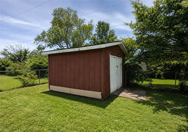 22nd image of 1601 Neosho St, Humboldt, KS 66748 | MLS# 2626891